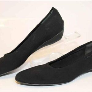 Salvatore Ferragamo Italy Designer Womens Black Ballet Flats Shoes Size 7.5